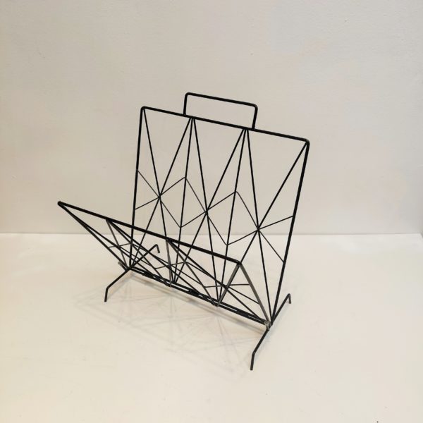 foldable metal wire magazine holder